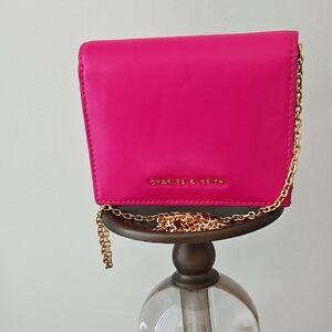 New ⚠️ Charles & Keith Fuchsia Crossbody with Gold Chain